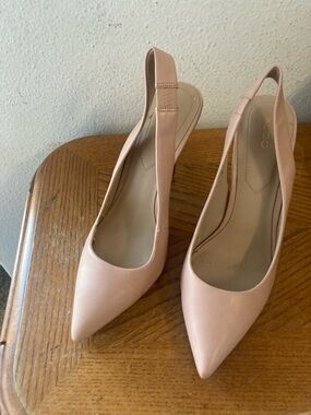 ALDO “Gweima” Peach/Blush Sling Back Cigarette Heels Size 9.